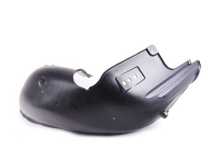 Cubierta paso de rueda trasero izquierdo OEM 51717136681 para BMW E65, E66. Original BMW.