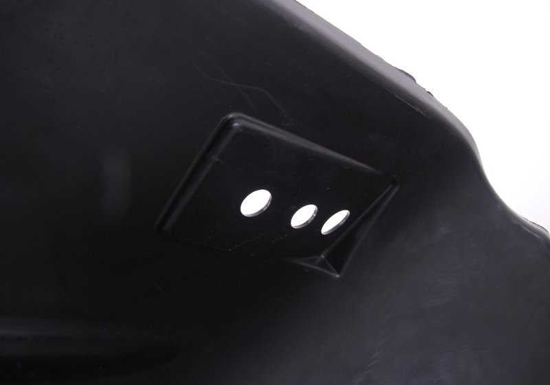 Cubierta paso de rueda trasero izquierdo OEM 51717136681 para BMW E65, E66. Original BMW.