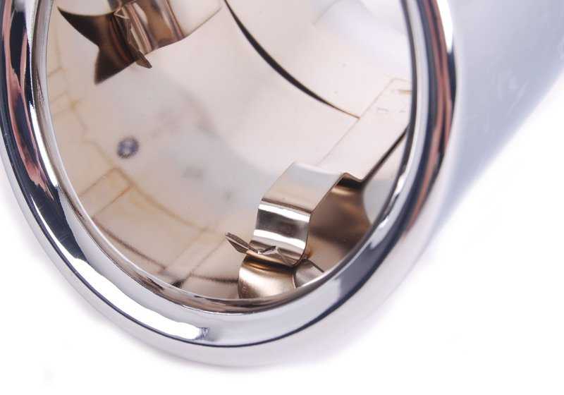 OEM Chrome Escape Embellis 18307823928 para BMW F07, F07N, F10, F10N, F11, F11N, F18, F18N. BMW original.