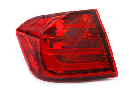 Piloto trasero izquierdo OEM 63217313039 para BMW F30, F80. Luz trasera lateral original BMW.