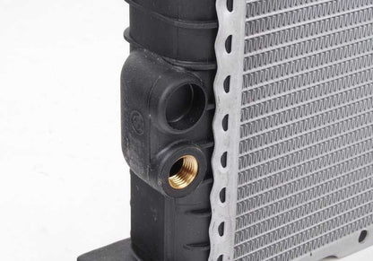 Radiateur de réfrigérant OEM 17111702969 pour BMW E39, E38. BMW d'origine.