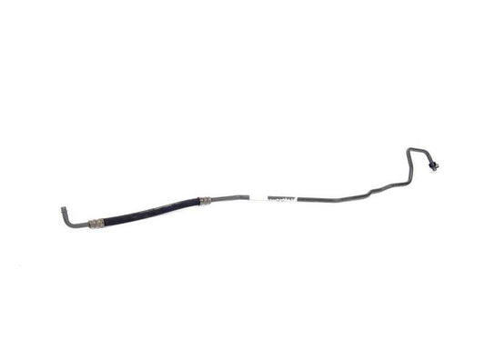 Tubería de refrigeración de aceite OEM 17221745638 para BMW E39 (540i) y E38 (740i). Compatible con motores M62 y cambio automático. Original BMW.