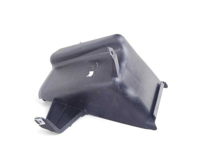 Conducto de aire cerrado delantero izquierdo OEM 51748046473 para BMW E82, E88. Original BMW.
