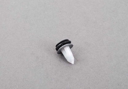Clip para BMW E46, F07, F65, E66, E67, E83, F25, F26, E85, E89 (OEM 51718234698). Original BMW.