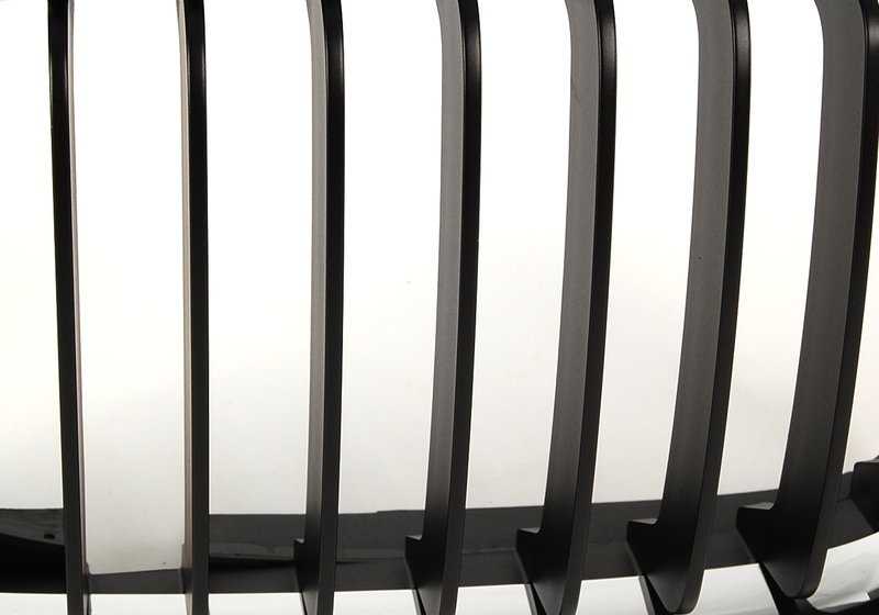 OEM decorativo esquerdo OEM 51137030545 para BMW E46 316i (modelos AL11, AL21, AL22, AL51, AN72, AN82, AX31, AX32, AX41). BMW original de cor preta.