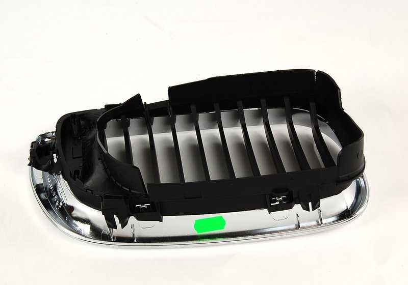 OEM decorativo esquerdo OEM 51137030545 para BMW E46 316i (modelos AL11, AL21, AL22, AL51, AN72, AN82, AX31, AX32, AX41). BMW original de cor preta.