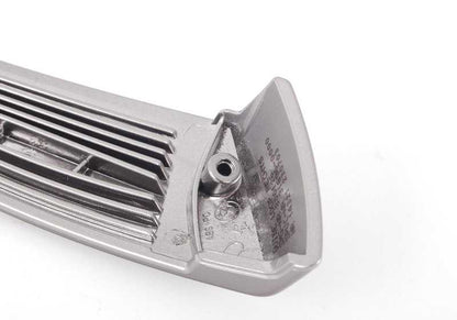 Guide Guide ceinture de sécurité droite 72117078058 pour BMW Z4 E85. BMW d'origine.