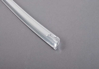 Couverture chromée droite OEM 51211944232 pour la série BMW 5 E34. Pièce BMW originale.