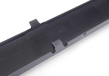 Moldura parachoques trasero derecho para BMW Serie 3 E46 (OEM 51127030604). Original BMW