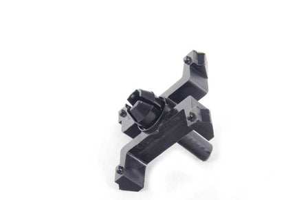 Clip de sujeción OEM 51131921399 para BMW E28. Original BMW.