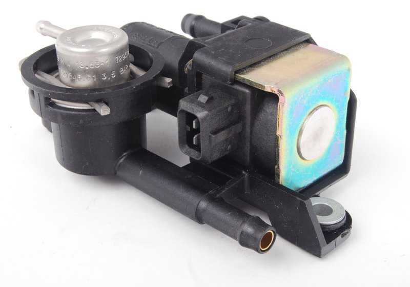 Válvula 3/2 vías OEM 13311438795 para BMW E46. Pieza del sistema de combustible (combustible/vacío). Original BMW.