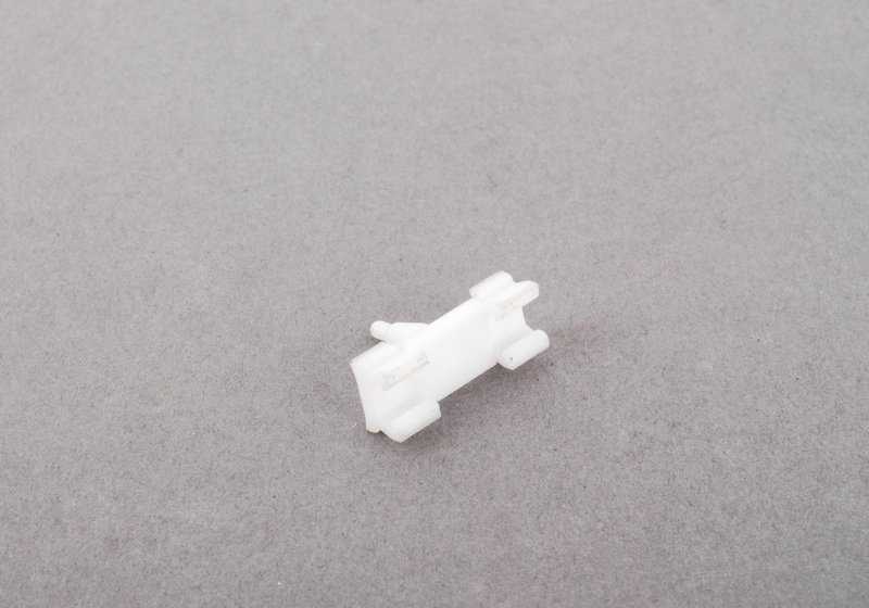 Clip sujeción OEM 51138157201 para BMW Serie 7 E38 725tds, 728i (todos los modelos y variantes). Original BMW.