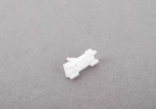 Clip sujeción OEM 51138157201 para BMW Serie 7 E38 725tds, 728i (todos los modelos y variantes). Original BMW.