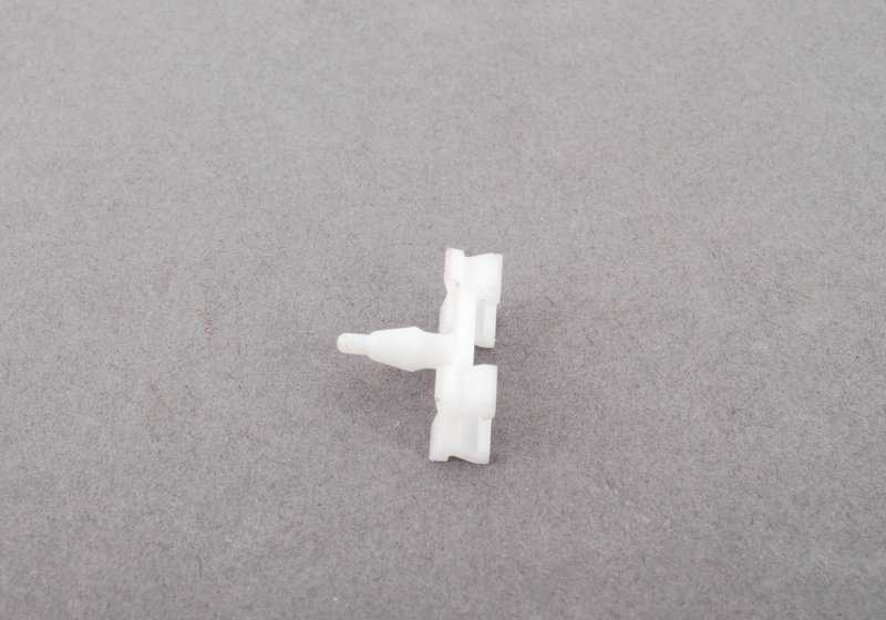 Clip sujeción OEM 51138157201 para BMW Serie 7 E38 725tds, 728i (todos los modelos y variantes). Original BMW.
