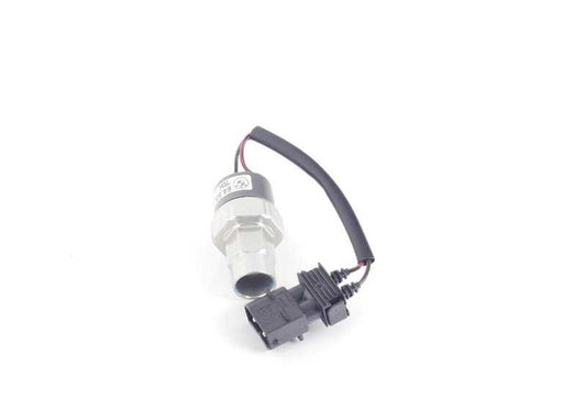 Interruptor de presión A/C OEM 64538390971 para BMW E30. Compatible con sistemas R12/R134A. Recambio original BMW.