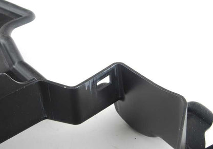 Guía de aire frontal izquierda OEM 51717136689 para BMW Serie 7 E65, E66. Original BMW.