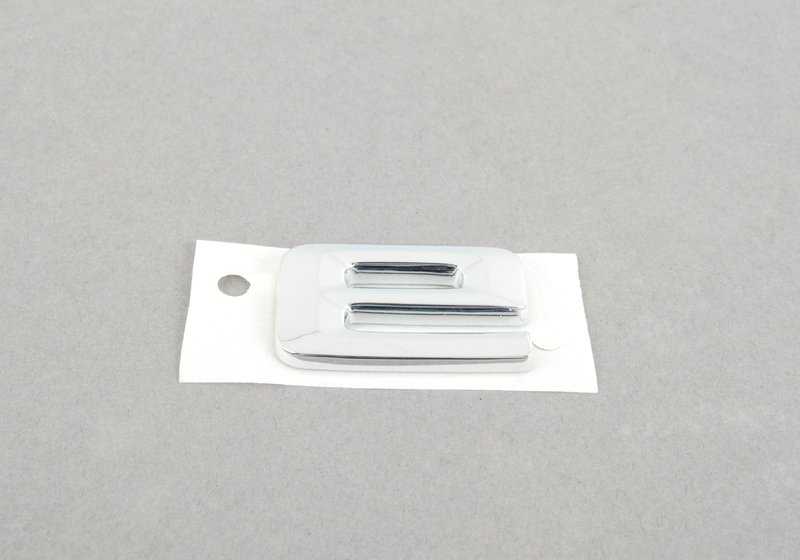 Letra "E" del emblema trasero OEM 51141916138 para BMW E30 y E28. Pieza original para restaurar insignias originales en modelos clásicos. Original BMW.