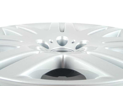 Llanta de aleación Doble Radio 93 OEM 36116753239 para BMW E65 y E66. Apta para varios motores y versiones dentro de estas series. Acabado plata 18" ET24. Original BMW.