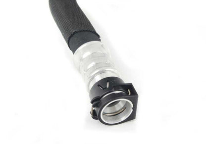 Tubo de retorno del radiador de aceite OEM 17227636880 para BMW F07, F10, F06, F12, F13, F01, F02. Original BMW.