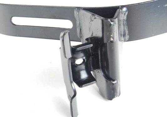 Abrazadera de escape OEM 18211176390 para BMW E28 520i {E28}. Pieza original BMW. Ideal para fijar el sistema de escape en modelos sin catalizador fabricados entre 1981 y 1987.