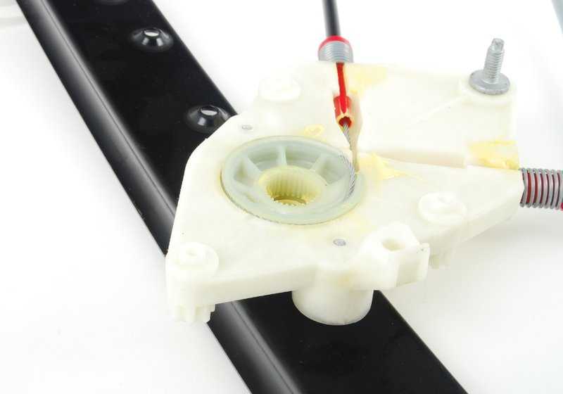 Currens da frente esquerda sem motor OEM 513333448249 para BMW E83, e83n. BMW original.