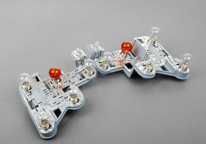 Fiber Optic Connector Housing for BMW 1 Series E87, F20N, 2 Series F22N, F23N, F45, 3 Series E90, F30, F34N, 4 Series F32N, G22, 5 Series E60, F07, F10, F11, F18, 6 Series E63, F06, 7 Series E65, F01, F02, X1 F 48, U11, X2 U10, X3 F25, G01, X4 F26, G02, X
