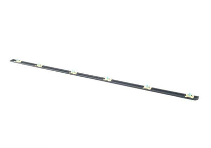 Moldura lateral puerta delantera derecha OEM 51138159296 para BMW E39 520d, 520i. Color negro. Compatible con modelos de 1996 a 2003. Original BMW.