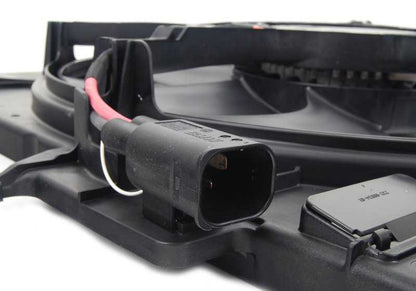 Ventilador con soporte OEM 17428618240 para BMW X5 E70 3.0si y 4.8i (modelos FE41, FE42, FE43, FE81, FE82, FE83). Original BMW.