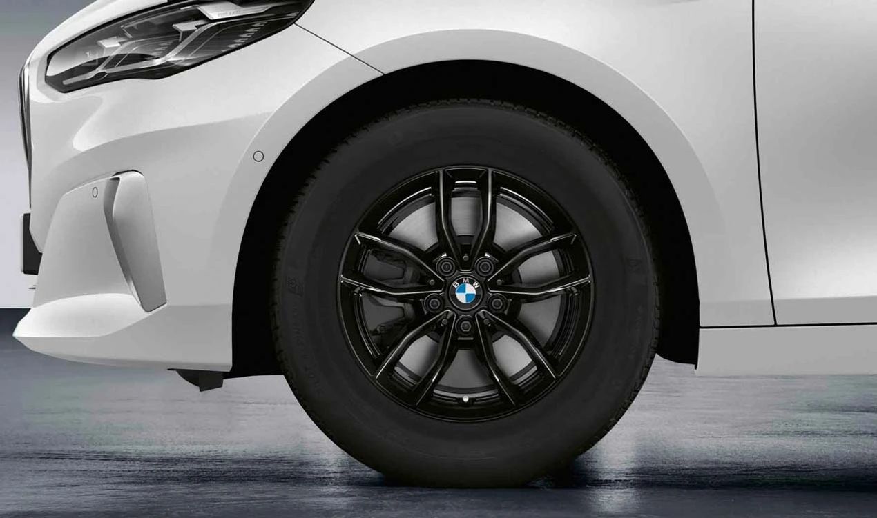 Juego de ruedas de invierno Doble Radio 840 16" OEM 10026535B para BMW Serie 2 U06. Incluye llantas y neumáticos Goodyear Ultra Grip. Apto para invierno. Original BMW.