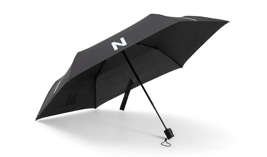 Paraguas plegable MINI con logo original OEM 80235B54F39. Accesorio resistente al viento para todos los modelos MINI. Original MINI. Ideal para llevar en el coche o usar a diario.
