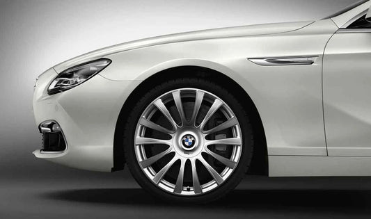 Llantas de aleación V-Spoke 374 20" delanteras OEM 36117843717 para BMW F06, F06N, F12, F12N, F13, F13N. Original BMW.