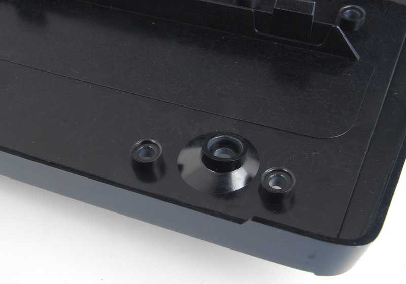Soporte base para matrícula OEM 51117142175 para BMW E65, E66. Original BMW.