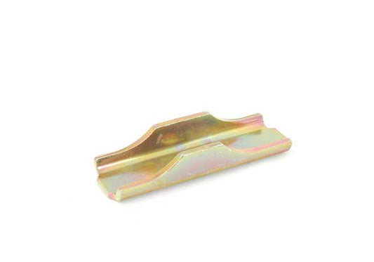 Abrazadera de tubo de escape OEM 18211246678 para BMW E21 323i. Compatible con modelos E21 323i (manual y automático) fabricados entre 1978 y 1982. Original BMW.