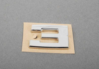 Emblema adhesivo trasero número "3" OEM 51141934619 para BMW E30. Original BMW.