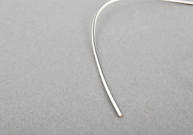 Conector hembra con cable OEM 61130070581 para BMW {E81,E82,E87,E87N,E88,F20,F20N,F21,F21N,F52,E36,E46,E90,E90N,E91,E91N,E92,E92N,E93,E93N,F30,F30N,F31,F31N,F34,F34N,F35,F35N,F32,F32N,G26E,G26F,E39,E60,E60N,E61,E61N,E63,E63N,E64,E64N,E38,E65,E66,I01,