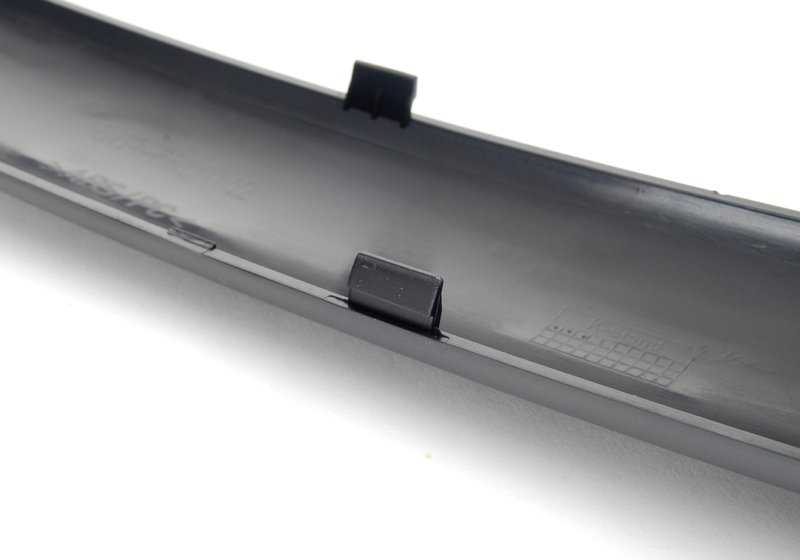 Moldura lateral derecha negra OEM 51117112152 para MINI R50 {One, Cooper 1.4i, 1.6i} (2001–2006). Original MINI.