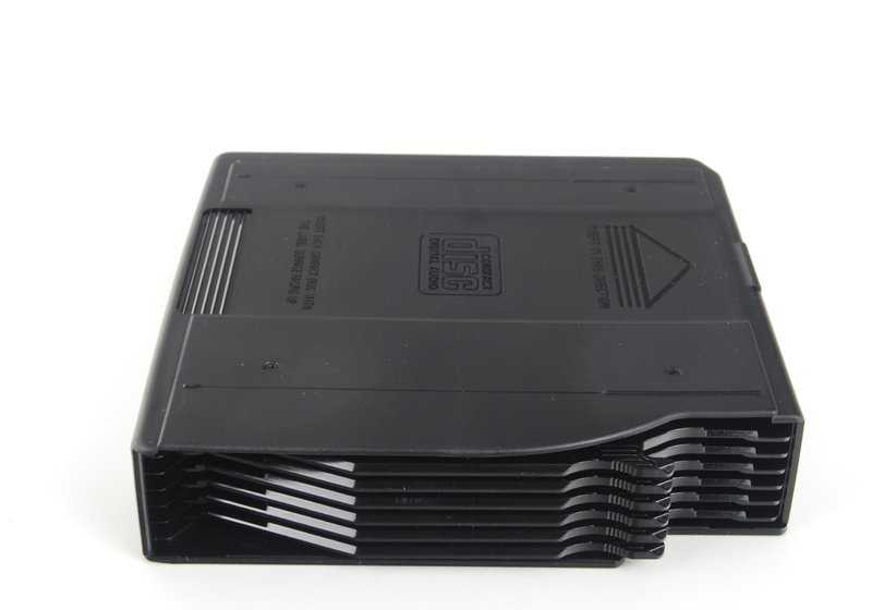 Revista de CD para BMW Série 1 E81, E82, E87, E87N, E88, Série 3 E46, E90, E90N, E91, E91N, E92, E92N, E93, E93N, Série 5 E39, Série 7 E65, E66, X1 E84, X3 E83, E83N, X5 E53, Z4 E85, E86, Z8 E52, MINI R50, R52, R53 (OEM 65128364931). BMW original