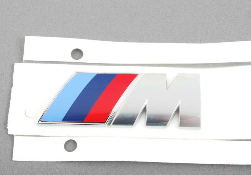 Emblem OEM 51147898226 para BMW E82. BMW original.