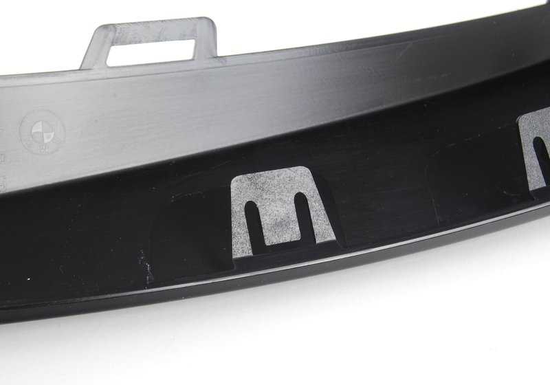 Moldura decorativa izquierda OEM 51117294893 para BMW F34 (318d). Pieza original BMW.