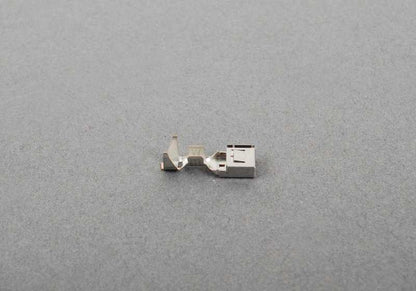 Terminal de conector hembra ELO-Power 5,2x0,63 OEM 61138364846 para MINI {R50,R52,R53,R55,R56,R57,R58,R59,R60,R61,F54,F55,F56,F57,F60,F65,F66,U25} y BMW {E36,E38,E39,E46,E53,E60,E61,E63,E64,E65,E66,E70,E71,E72,E81,E82,E83,E84,E85,E86,E87,E88,E89,E90,