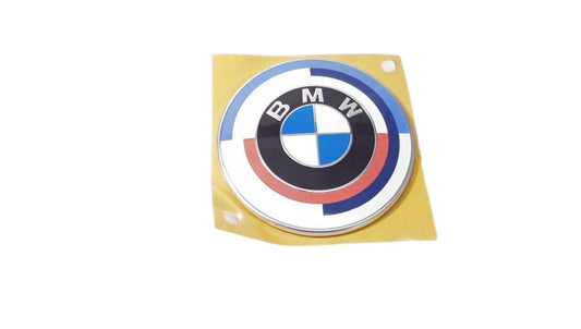 Emblema 50 Años M para BMW G87 Serie 2, G80, G81 Serie 3, G82, G83 Serie 4 (OEM 51117886545). Original BMW