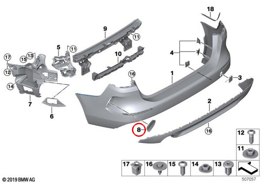 Embellecedor parachoques trasero derecho OEM 51127490940 para BMW F44. Original BMW.