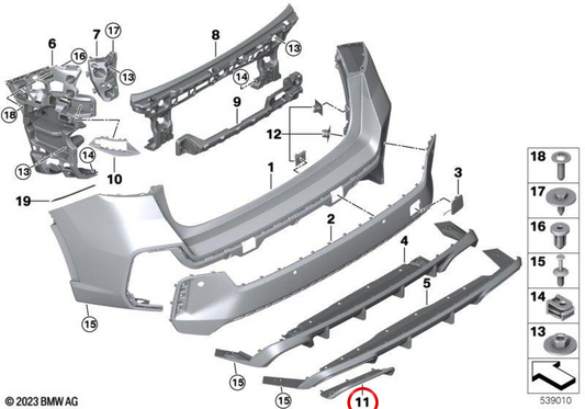 Embellecedor trasero derecho del parachoques OEM 51128083650 para BMW X1 U11 (modelos: 16i, 18d, 18i, 20d, 20i). Apto desde 2022 en adelante. Pieza original BMW.