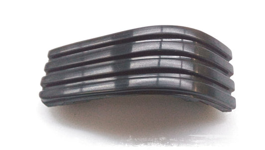 Embellecedor lateral derecho OEM 51131886396 para BMW E24 628CSi, 633CSi {todos los modelos entre 1979-1987}. Pieza original BMW.