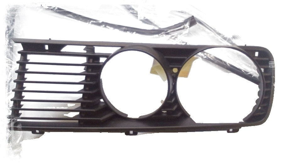 DESTRA EMBELEDORA GRUCE OEM 51131930826 per BMW E28 518i, 520i {tutti i modelli compatibili}. BMW originale.