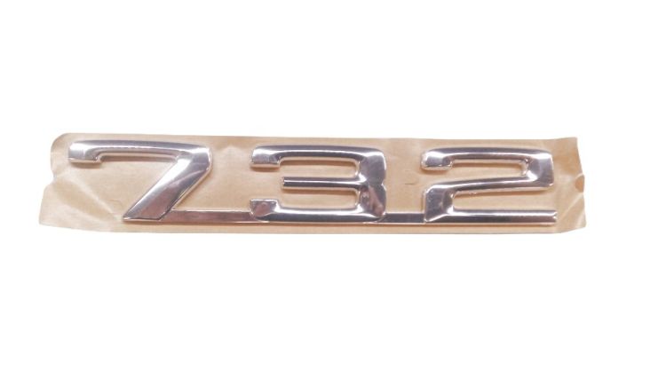 Emblema adhesivo trasero "732" OEM 51141873100 para BMW Serie 7 E23. Original BMW.
