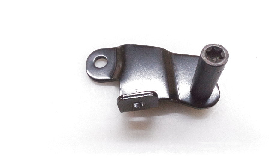 Soporte sensor Hall OEM 51177345151 para BMW F32, F33, F83 M4 y más. Original BMW.