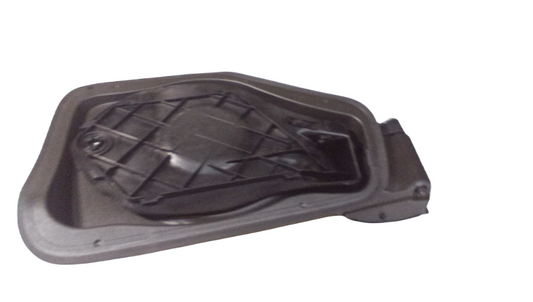 Tapa protectora de conector de carga OEM 51177350864 para BMW F45 225xe. Original BMW.