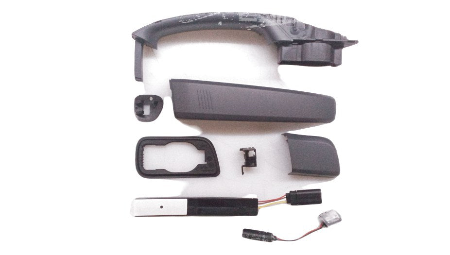 Maneta de puerta derecha imprimada OEM 51217408382 para BMW i3 {I01, todos los modelos: 60Ah, 94Ah, 120Ah, con y sin Rex}. Original BMW.