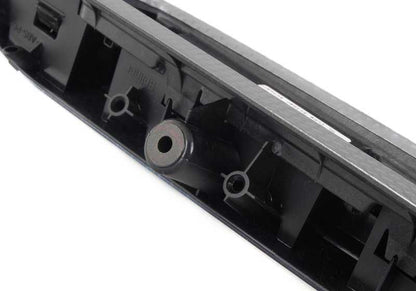 Reposabrazos de aluminio trasero izquierdo OEM 51437895399 para BMW E46. Original BMW.